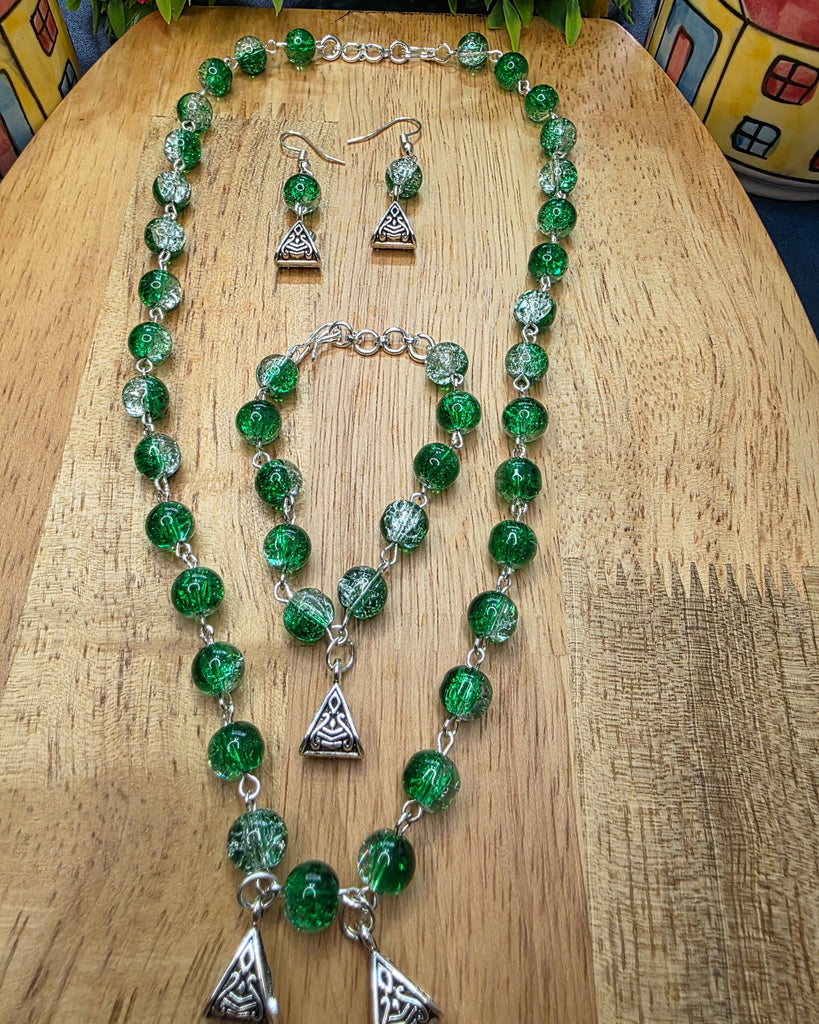 Green kids necklace with bracelet set