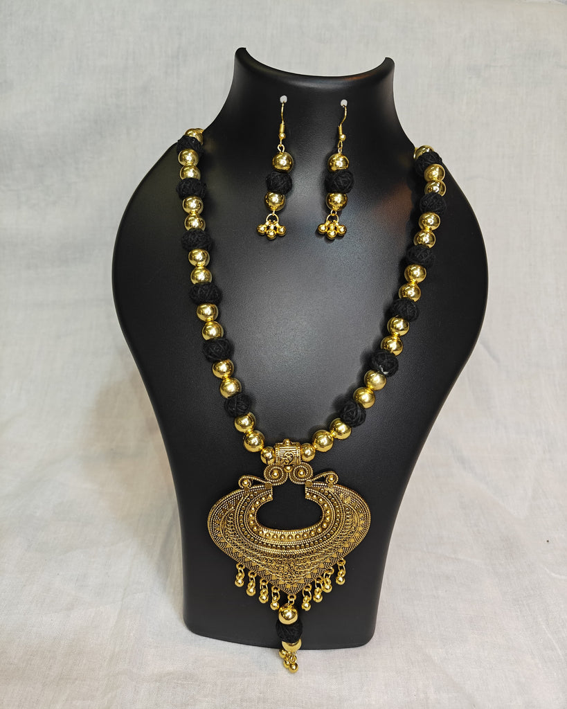 Antique pendant necklace