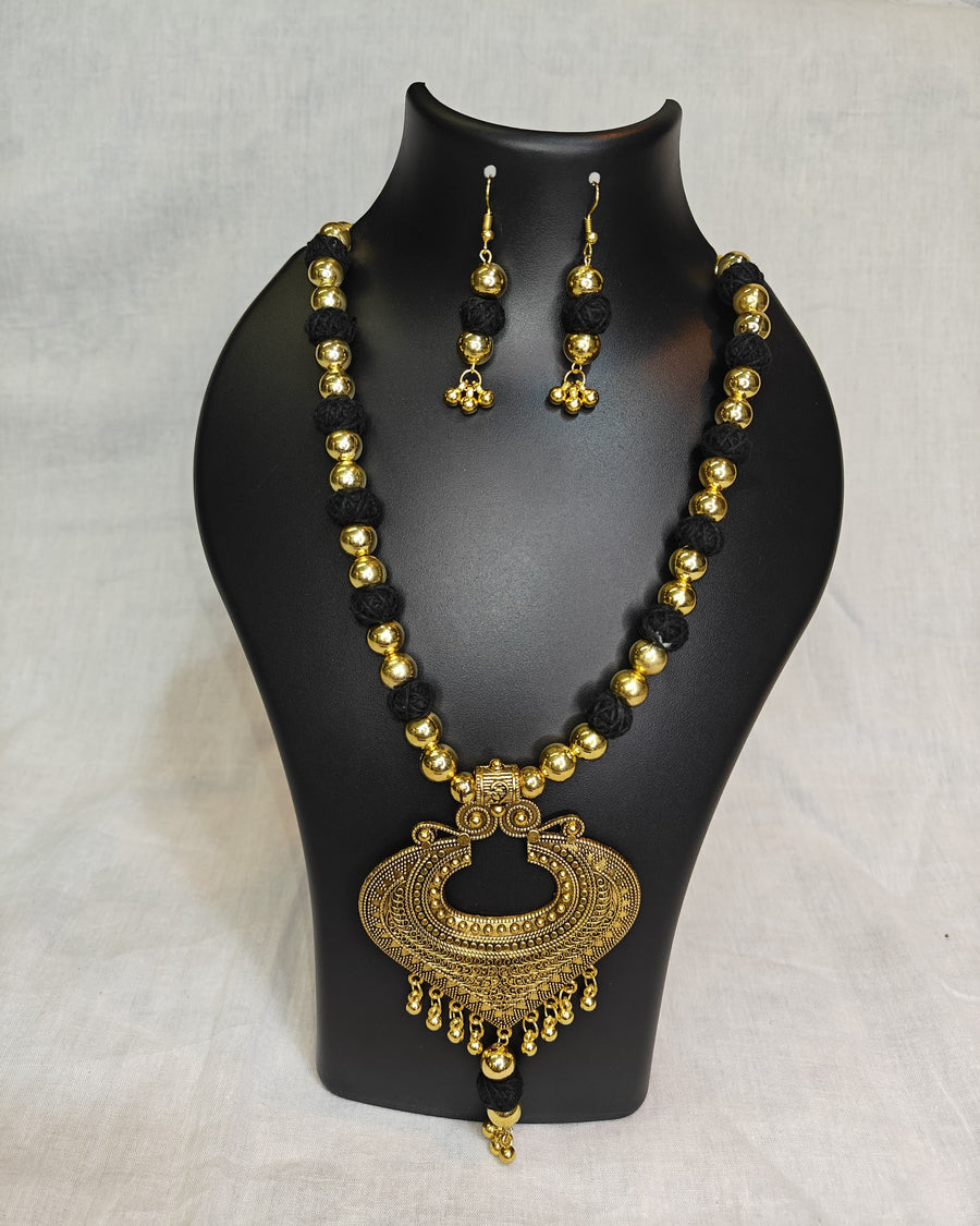 Antique pendant necklace