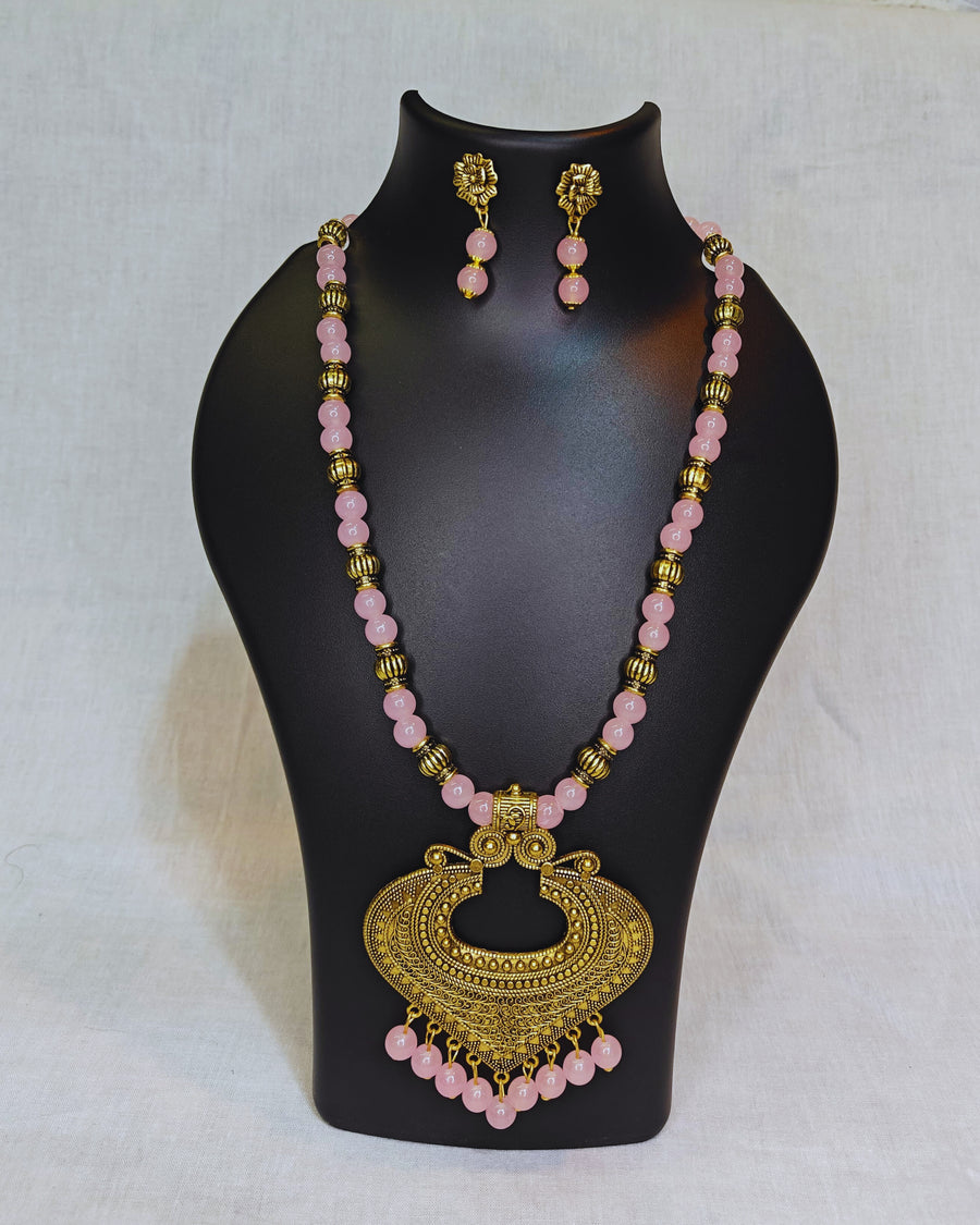 Antique pendant necklace
