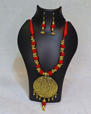 Red thread antique pendant necklace