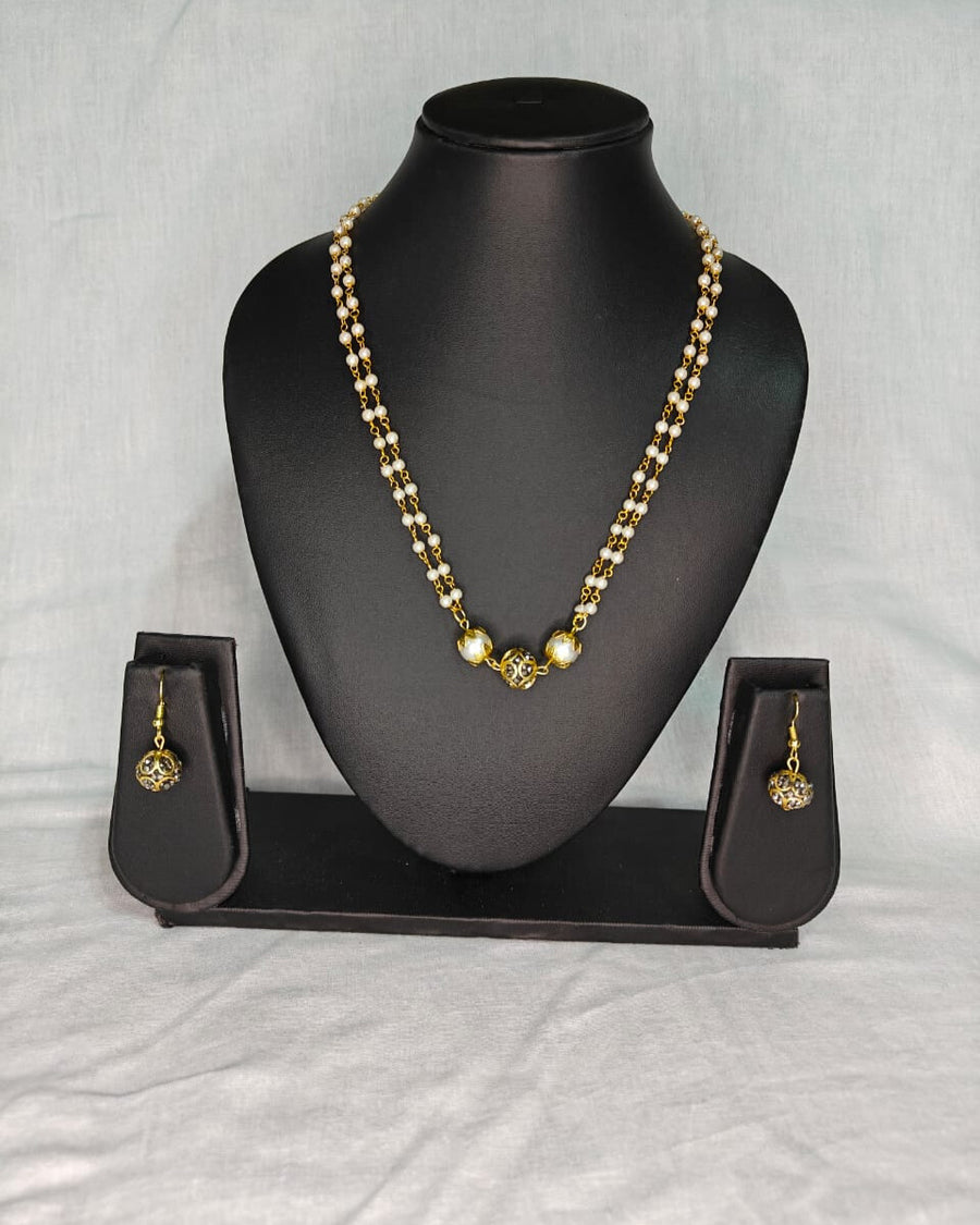 Loreal with beads pendant set