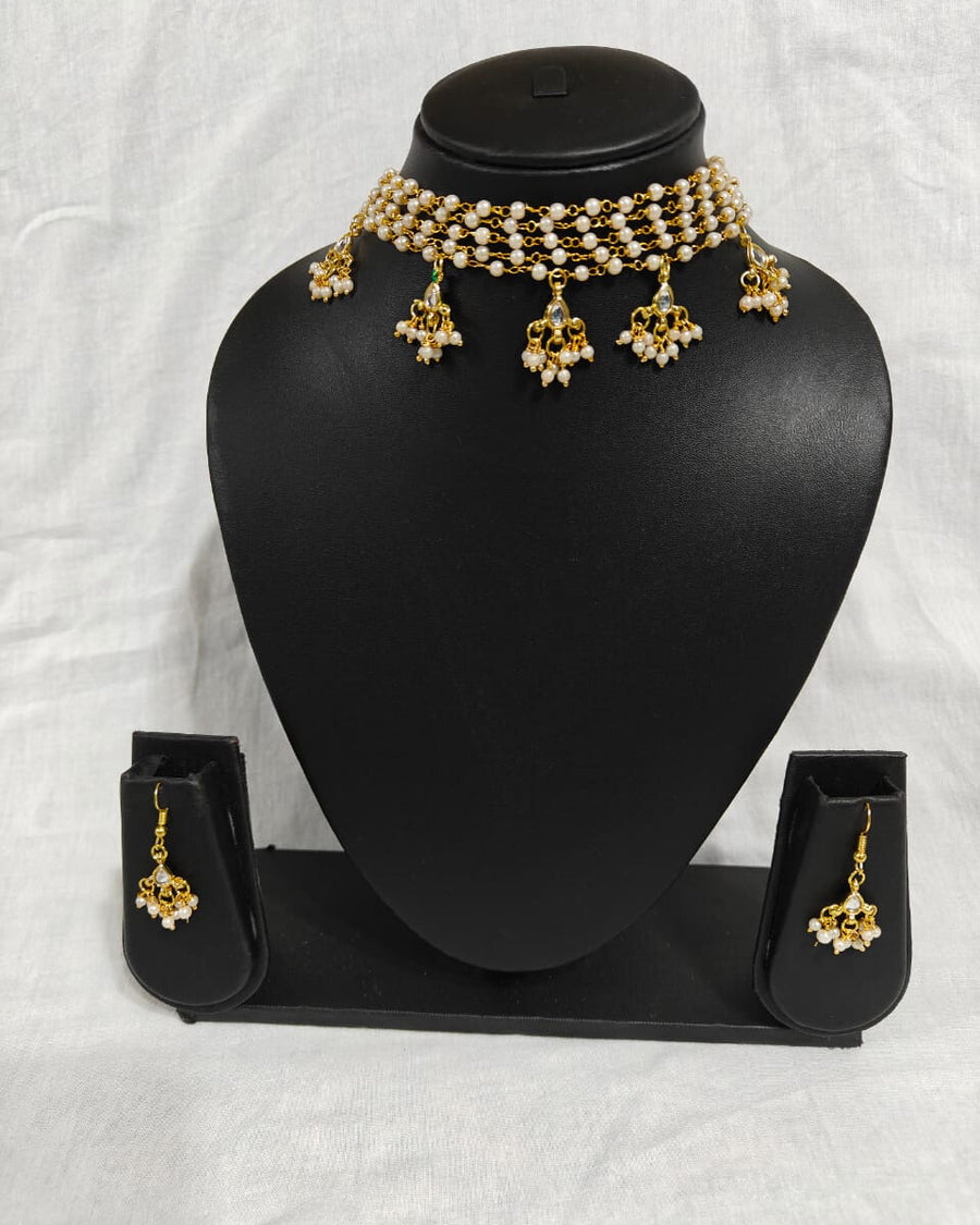 Loreal, kundan choker